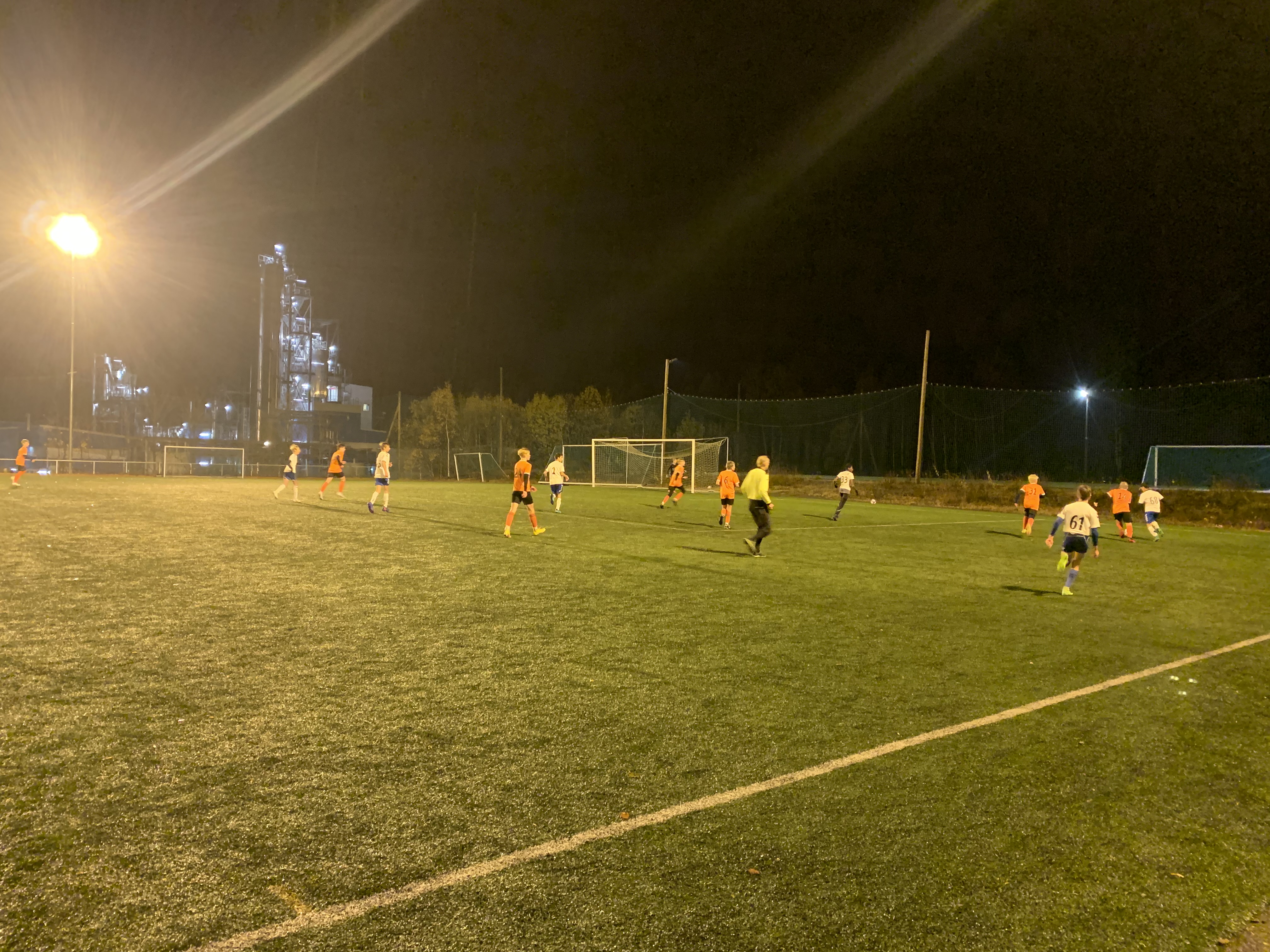 Fotballgruppa organiserer fotballtrening for mange aldersgrupper. Sjekk Tinn IL Fotball for tid og sted.