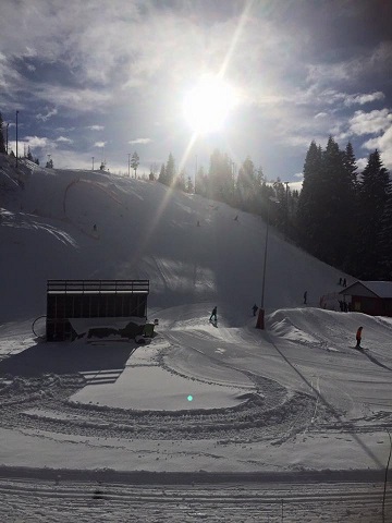 Bakken er åpen for sessongen. Ta turen i bakken !!