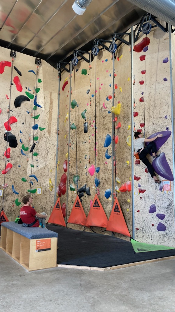 Resultater fra bedriftskonkurranse i tau og buldring på Høyt Under Taket