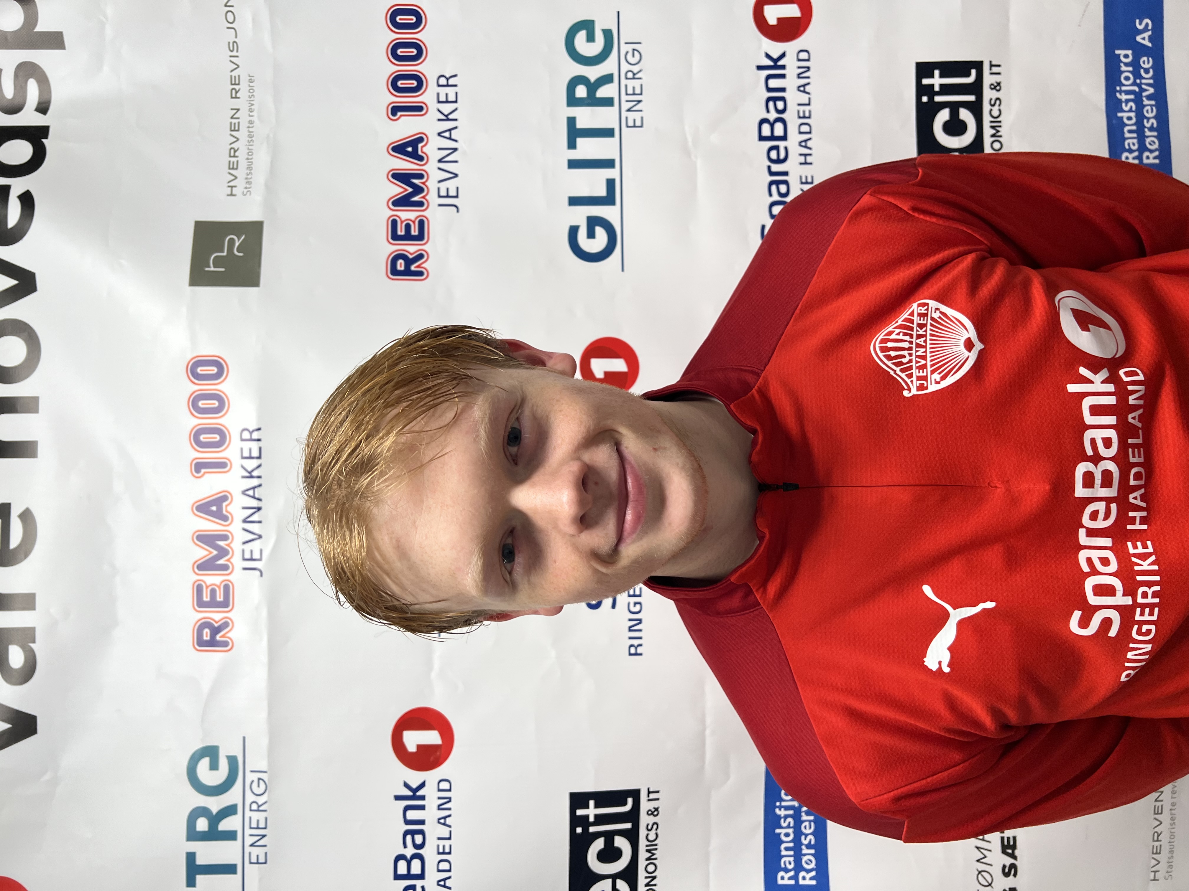 Kristian Takvam Hagen signert ny JIF kontrakt